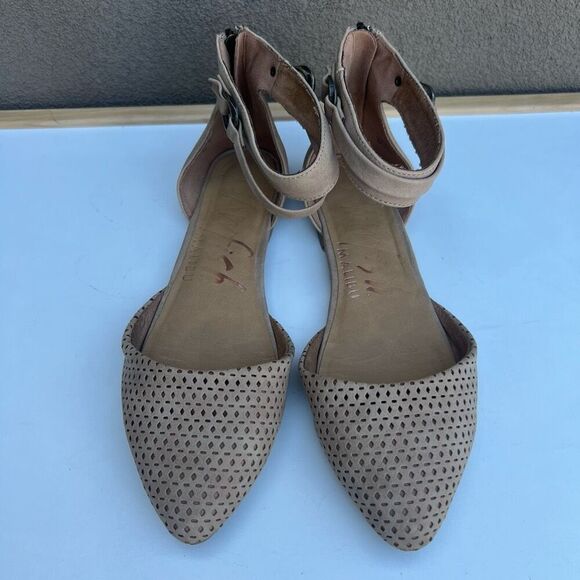 Blowfish Malibu Flats Sandal Womens Size 10 Tan Back Zip Closure Boho Laser Cut - Picture 2 of 9